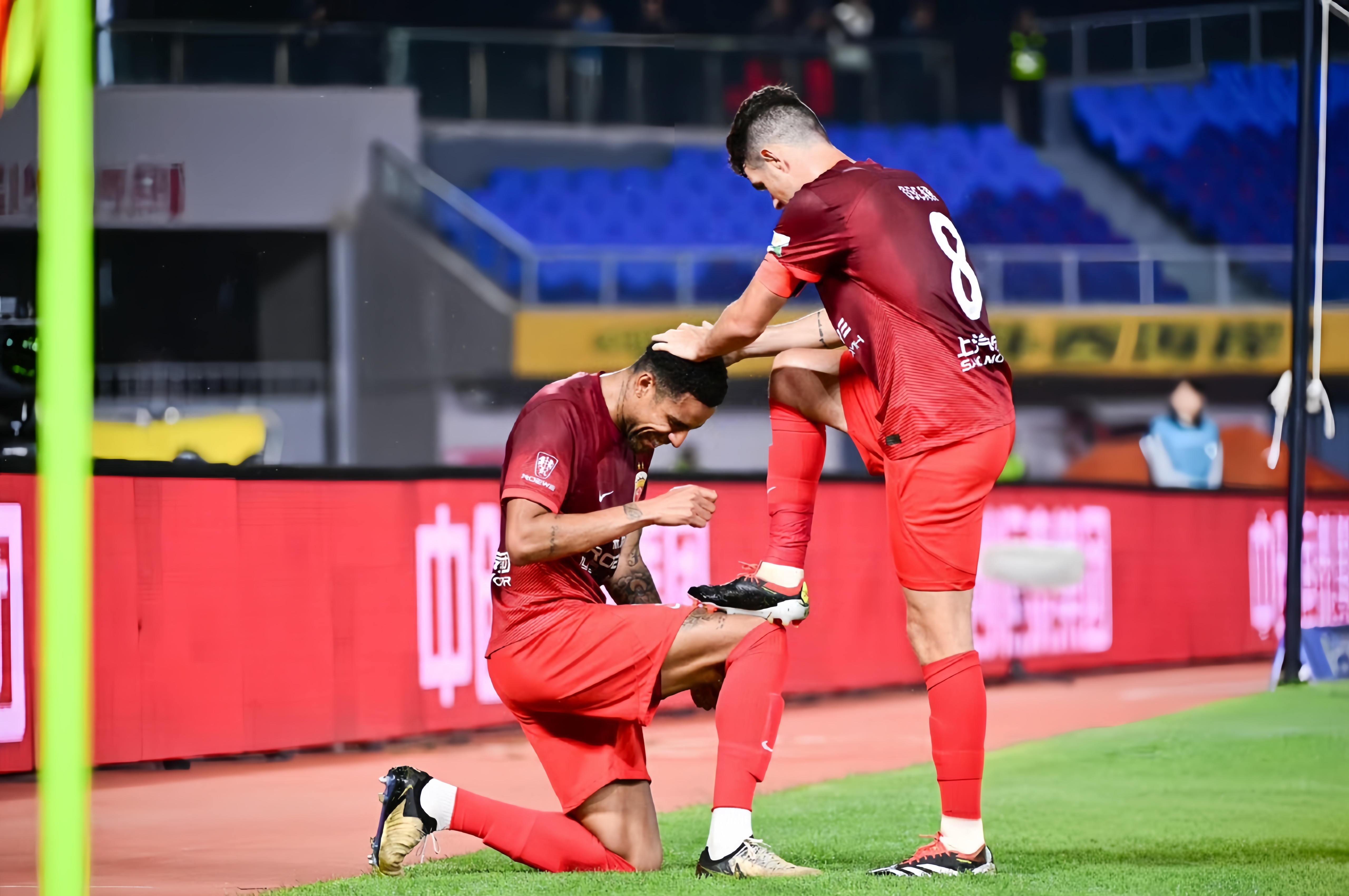 亚博体育-热那亚守门员